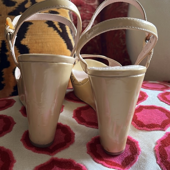 Prada Nude patent leather wedge, laser, cut design size EU 40. - Picture 4 of 7